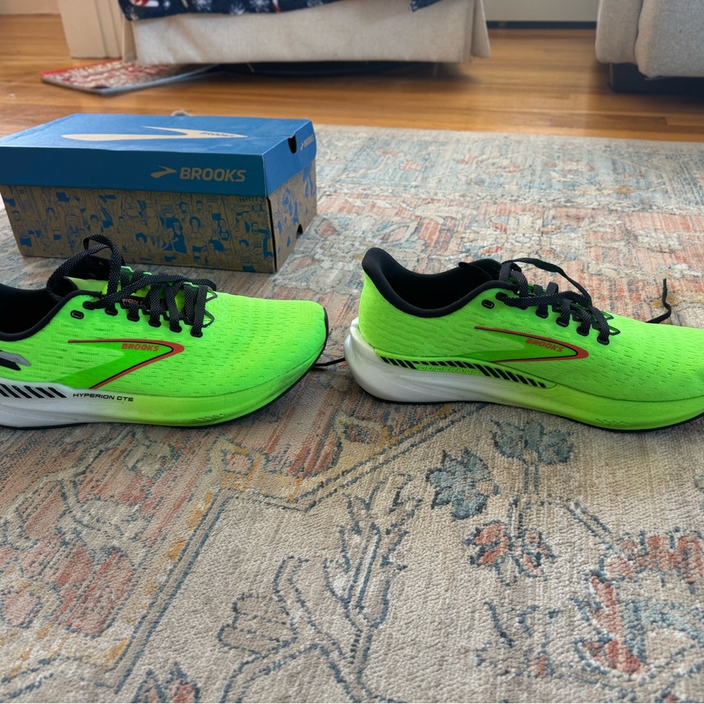 Brooks Hyperion GTS running shoe